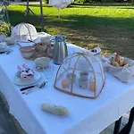 Guest house A L'ombre Du Figuier Longeves (Charente-Maritime)