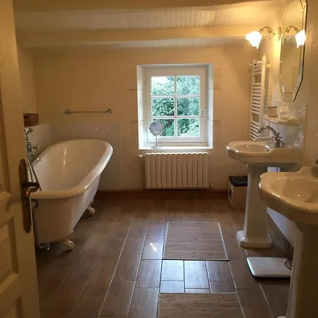 A L'ombre Du Figuier 3* Longeves (Charente-Maritime)