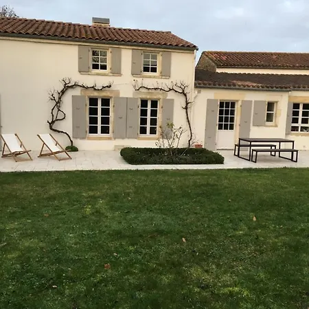 A L'ombre Du Figuier 3* Longeves (Charente-Maritime)