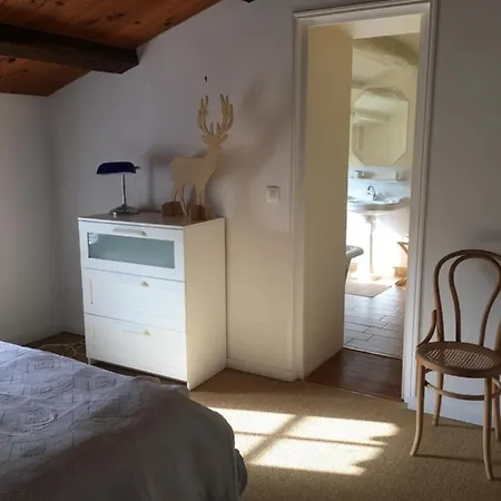 A L'ombre Du Figuier 3*