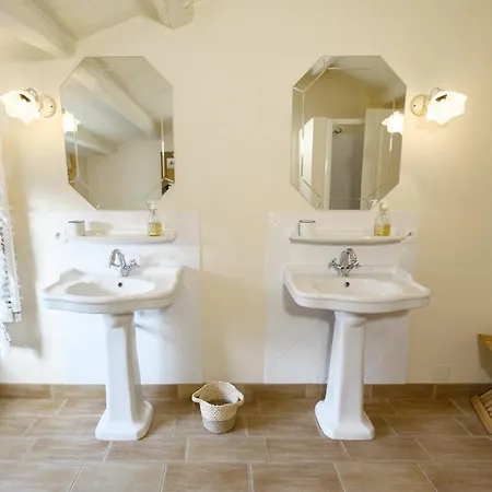 A L'ombre Du Figuier Longeves (Charente-Maritime)