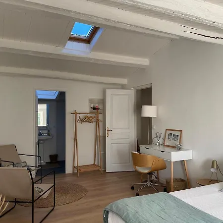 A L'ombre Du Figuier 3*