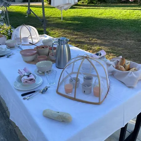 Penzion A L'ombre Du Figuier Longeves (Charente-Maritime)