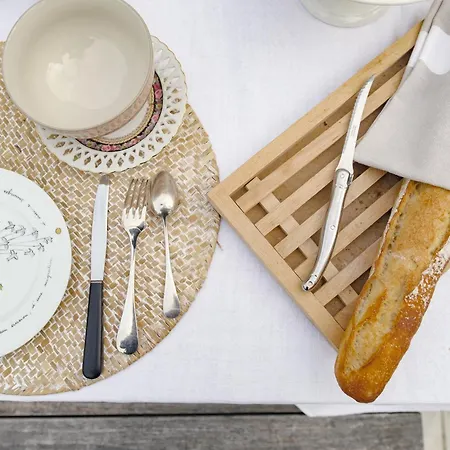 Penzion A L'ombre Du Figuier Longeves (Charente-Maritime)