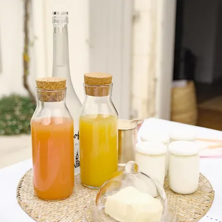 A L'ombre Du Figuier Longeves (Charente-Maritime)